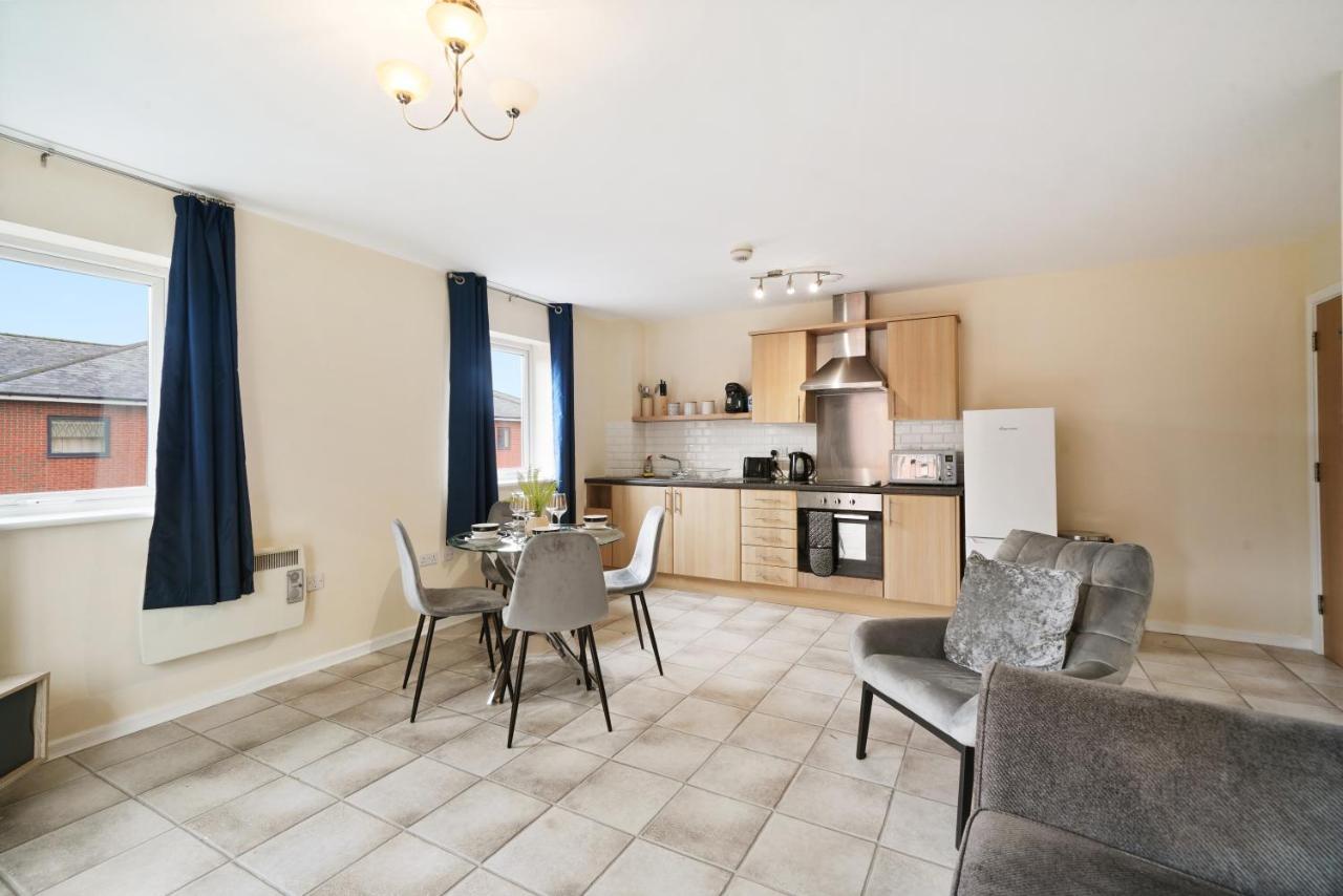 Peaceful 2Br Flat With Historic Bottle Kilns View & Free Parking Located Near City Centre Stoke-on-Trent Ngoại thất bức ảnh